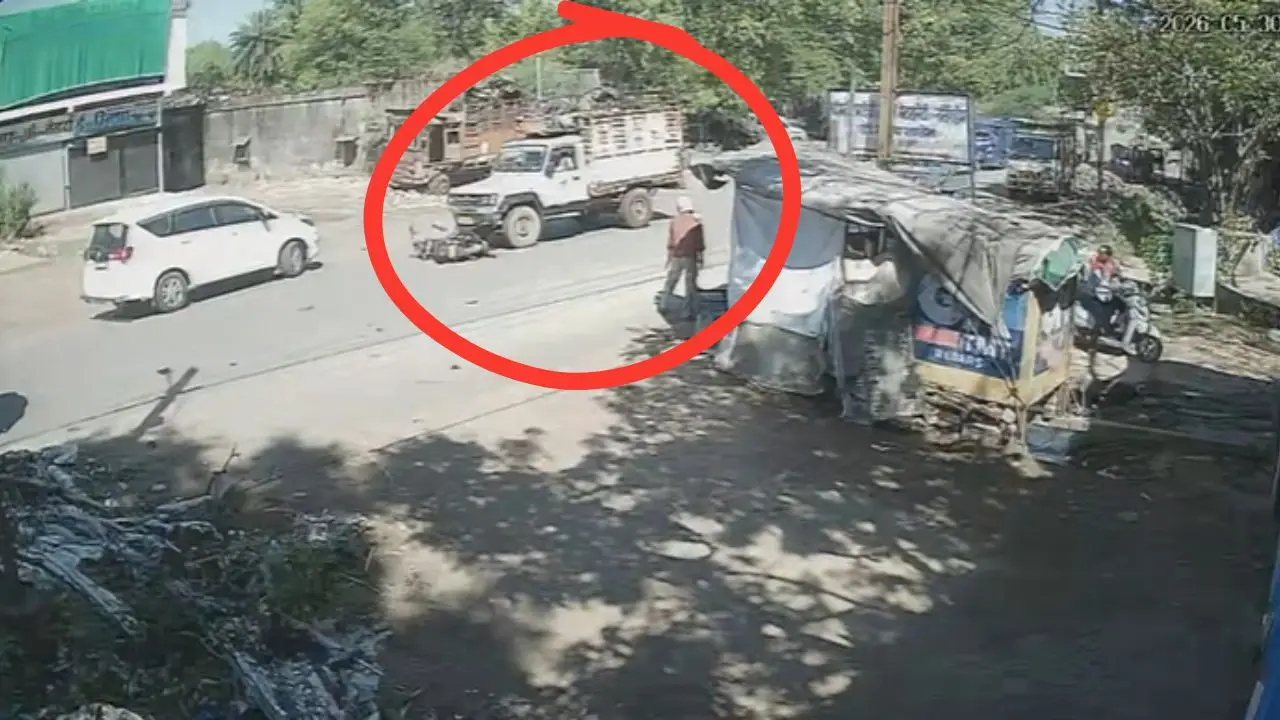 ग्वालियर हाईवे पर तेज रफ्तार लोडिंग का कहर, बाइक सवार युवक को मारी टक्कर